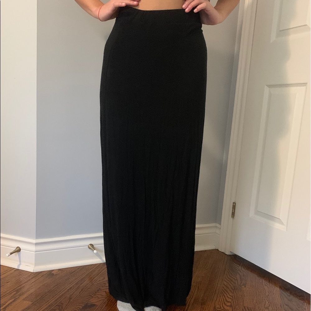 High Wasted Skirt w/side slit from Brandy Melville